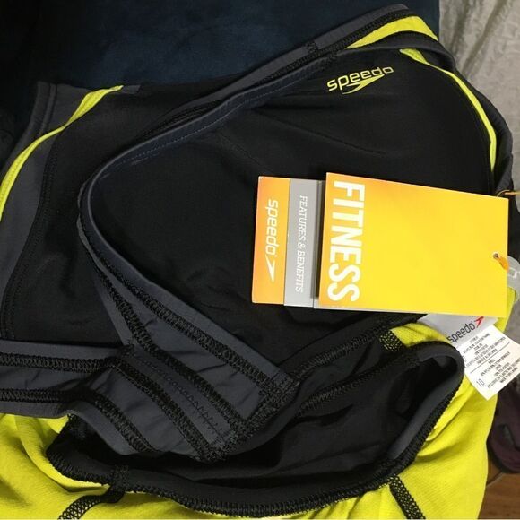 Speedo NWT Fitness One Piece Swimsuit Size 10 - Picture 10 of 11